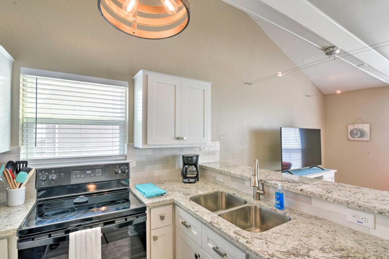 Beachfront Galveston Oasis Balconies, Ocean View! Bagian luar foto