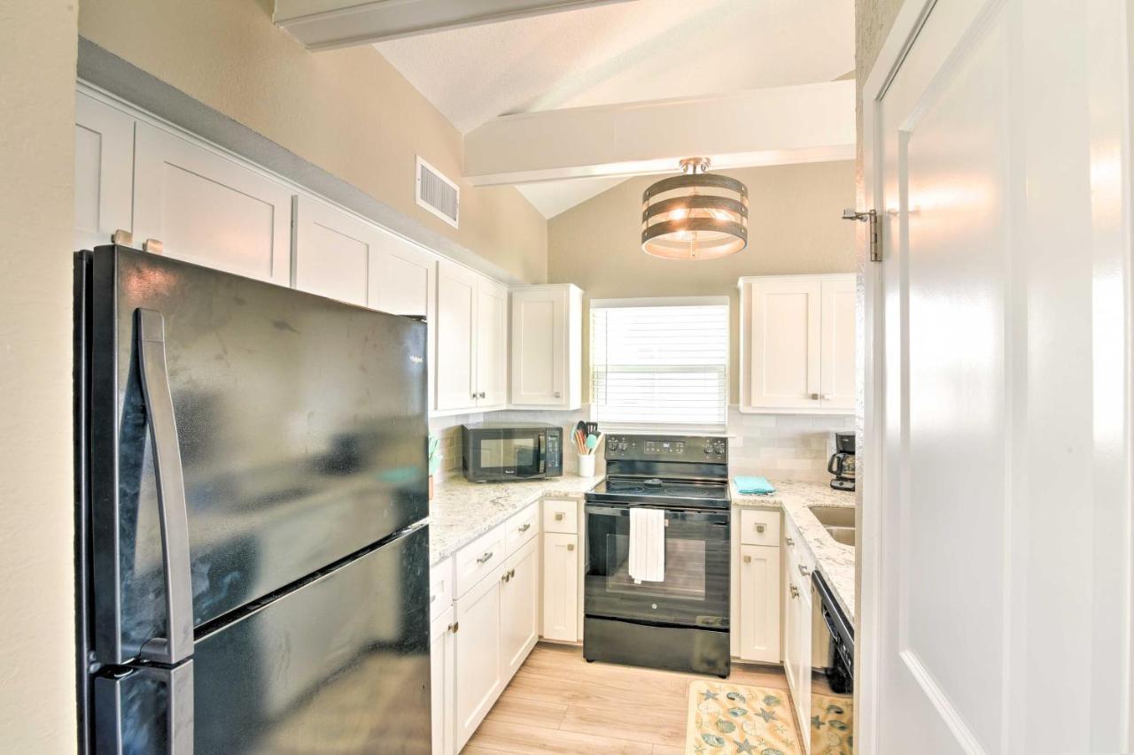 Beachfront Galveston Oasis Balconies, Ocean View! Bagian luar foto